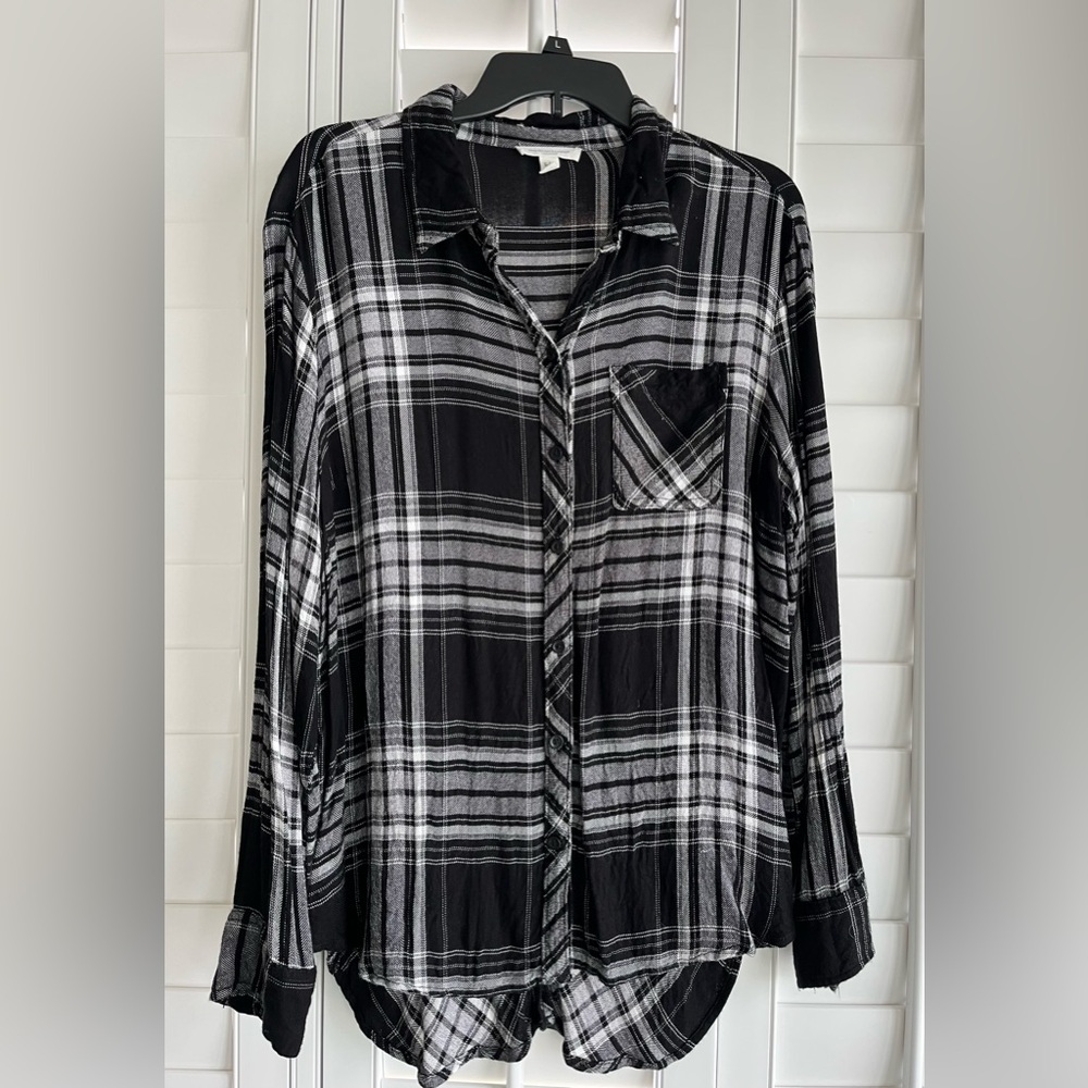 BEACHLUNCHLOUNGE Black & White Plaid Flannel Long Sleeve Button-Up Top Size L - Picture 1 of 8